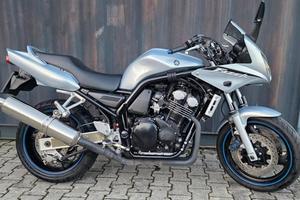 YAMAHA FZ6 Fazer