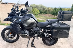 Bmw r1250gs adv triple black