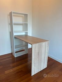 Scrivania/scrittoio con libreria integrata