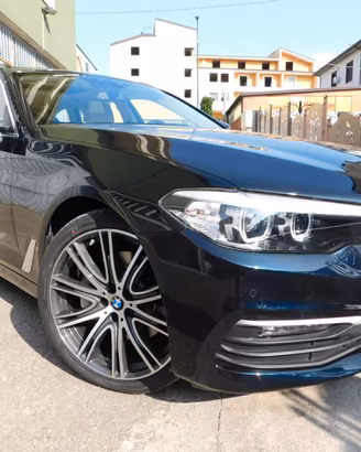 BMW 530 d xDrive INDIVIDUAL Pelle-Tetto-Cerchi20"