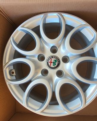 Cerchi Nuovi 16 originali Alfa romeo Giulietta 159