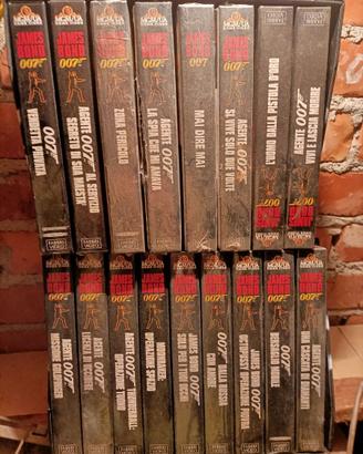 videocassette  di 007