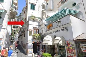 3 LOCALI A AMALFI