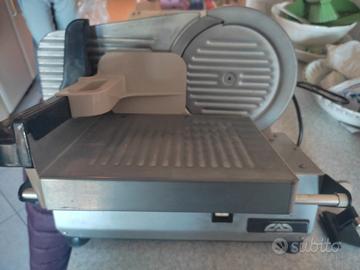 Affettatrice in acciaio inox