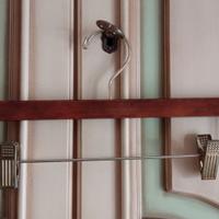 Grucce appendiabiti in legno e metallo