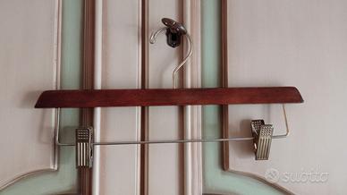 Grucce appendiabiti in legno e metallo