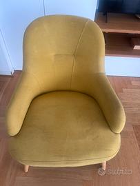Poltrona da salotto giallo zafferano