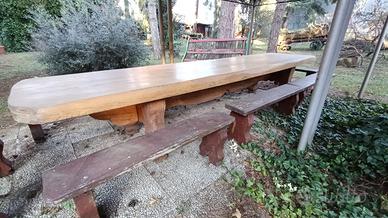 Tavolo in rovere per esterni con panche
