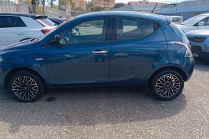 Lancia Ypsilon 1.0 FireFly 5 porte S&S Hybrid Albe