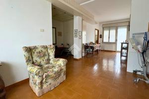 3 LOCALI A ANCONA