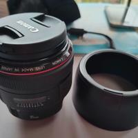 obiettivo canon, microfono rode e flash canon