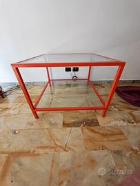 Tavolo arancione da salotto