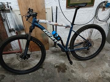 Mountain Bike Giant Talon 0 (2022) con ruote da 29