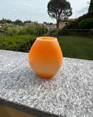 Vaso per fiori effetto spirale