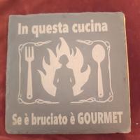 sotto pentola  ironico