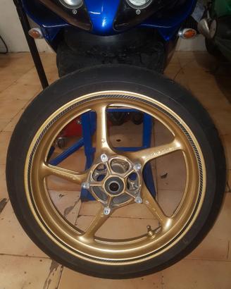 CERCHIO E GOMMA ANTERIORE YAMAHA R1