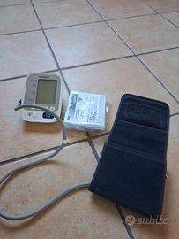 Omron M3 Misuratore di pressione da braccio