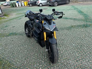Ducati Streetfighter V4S Accessori Akrapovic
