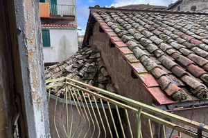 Bilocale entrata indipendente Da Ristrutturare