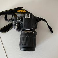 macchina fotografica Nikon D3300 + obiettivo18-105