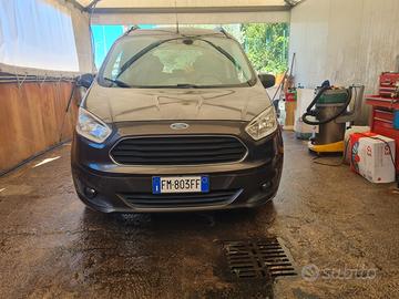 Ford tourneo courier TDCi titanium