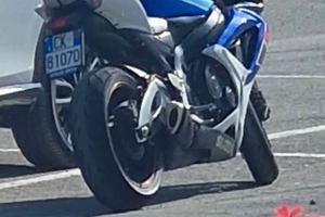 suzuki gsx r 600 k7