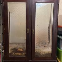 Armadio antico a due ante con specchi e cassettone