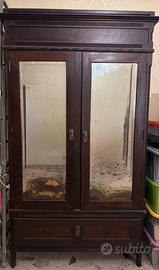 Armadio antico a due ante con specchi e cassettone