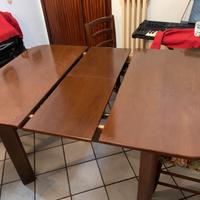 Soggiorno amgolare in noce