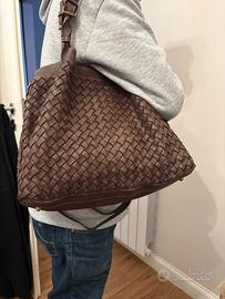 Borsa grande in pelle fatta a mano