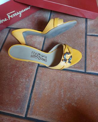 sandalo FERRAGAMO