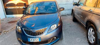 lancia ypsilon 1 0 firefly 5 porte s&s hybride gol