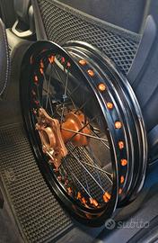 cerchi motard ktm con pirelli diablo rosso III