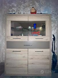 mobile sala o cucina con vetrina