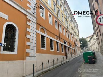 Magazzino a Trieste - Città vecchia