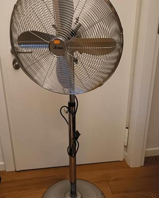 ventilatore acciaio con base come nuovo