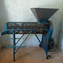 macchina smallatrice per mandorle