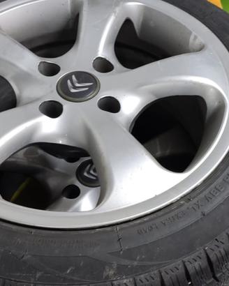 4 cerchi con gomme