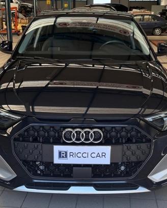 AUDI A1 citycarver 30 TFSI Identity Contrast