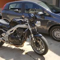 Moto Triumph speed triple