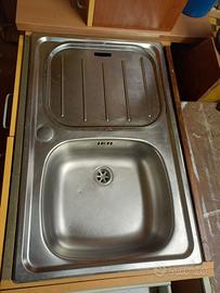 Lavabo doppia vasca in acciaio