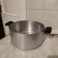 pentola in purissimo alluminio, dm. 26, alta cm.12