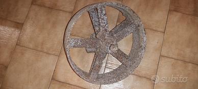 Ruota carriola antica