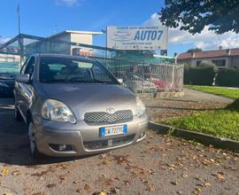 TOYOTA Yaris 1.0i 16V cat 5 porte Sol