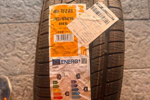 Pneumatico 195/45 r16