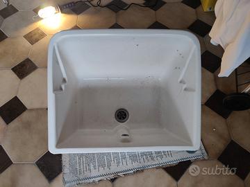 lavatoio da interno/esterno.