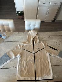 felpa nike tech