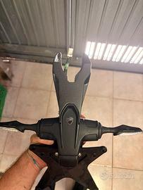 Porta targa DP CARBONIO frecce dynamic Panigale v4