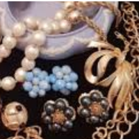 Ritiro bigiotteria Vintage anche in blocco