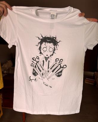 T-shirt firmata da Tim Burton con grafica original